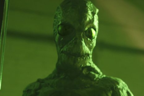 ** OFFICIAL TRAILER ** The ALIENS return this February! FIGHTING THE SKY invades North America this February